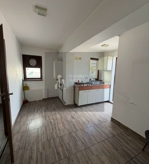 Spatiu Comercial / Birouri Metrou Aparatorii Patriei - Poză 3