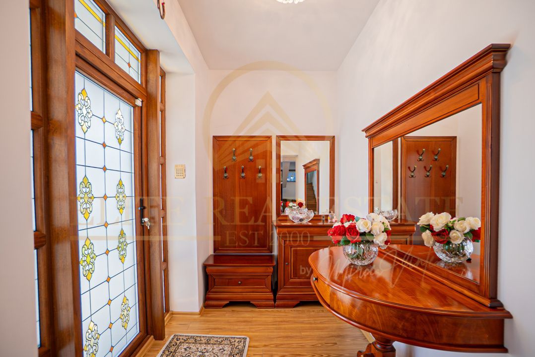 Ovidiu Sud - Zona premium - Vila impozanta, curte mare, garaj, terasa! - Poză 20