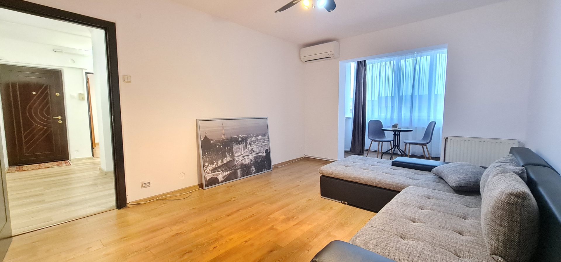Apartament decomandat 2 camere cartier Tractorul mobilat utilat - Poză 1