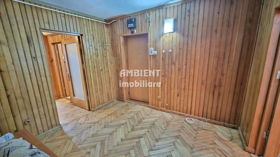 Apartament cu 3 camere, garaj, boxa, ETAJ 2, zona TRAIAN - PRIMARIE; - Poză 5