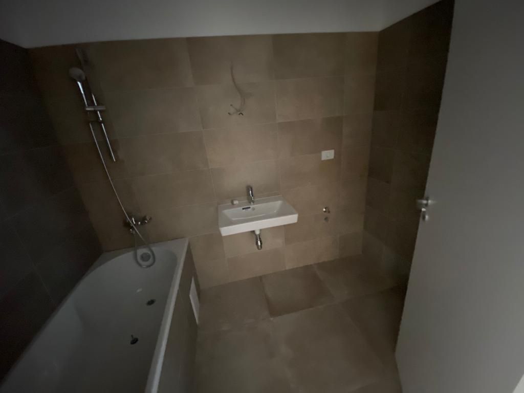 Apartament bloc nou 4 camere - Poză 14