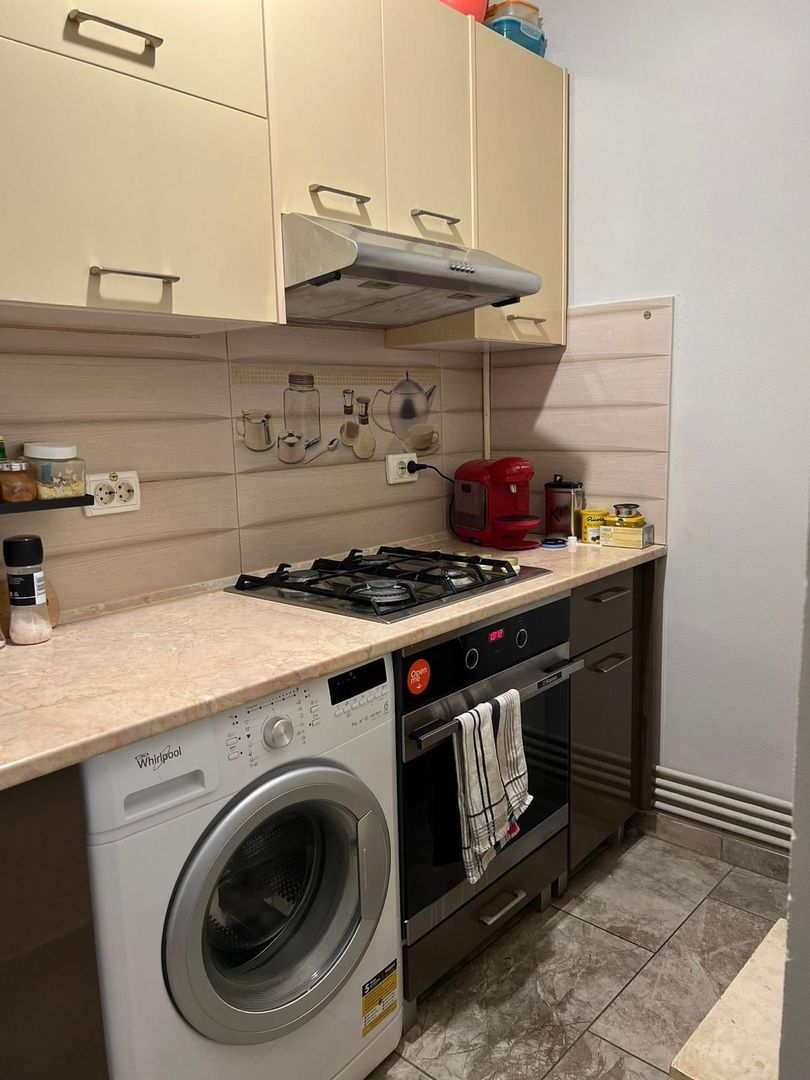 Apartament la curte comuna in zona Centrala - Poză 6