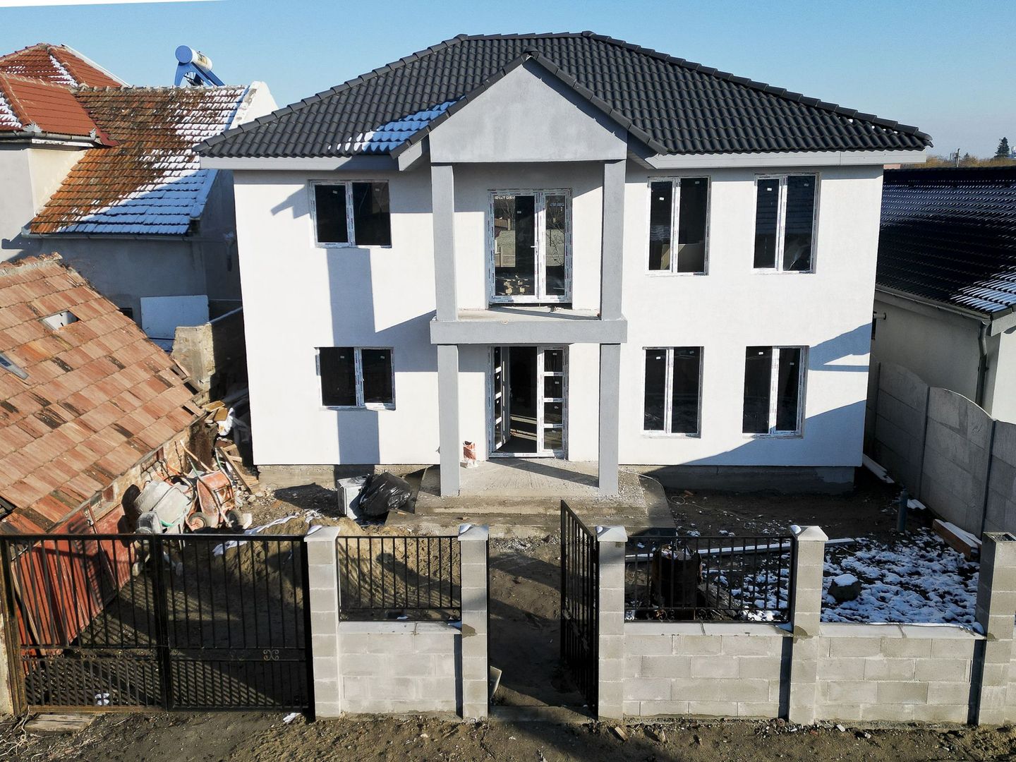 Casă cu teren în Gai - Poză 2