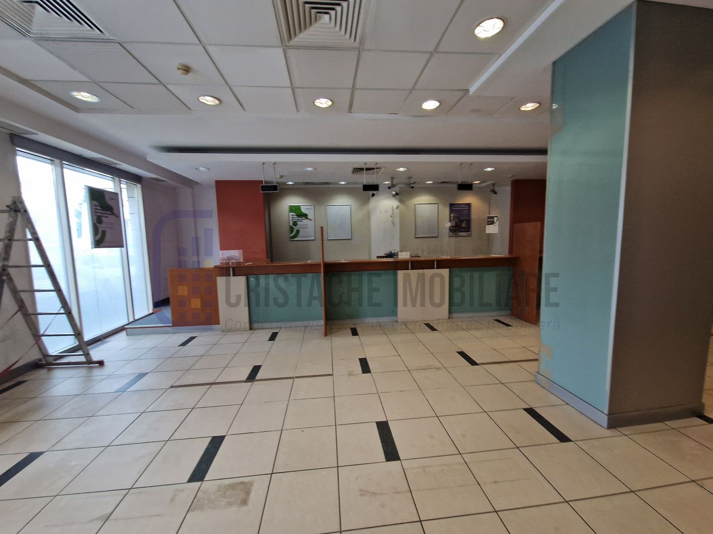 Spatiu comercial la parterul RECOM, P-ța Muncii - Poză 4