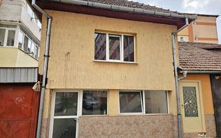 Casa de locuit si spatiu comercial, Cetate - Poză 1