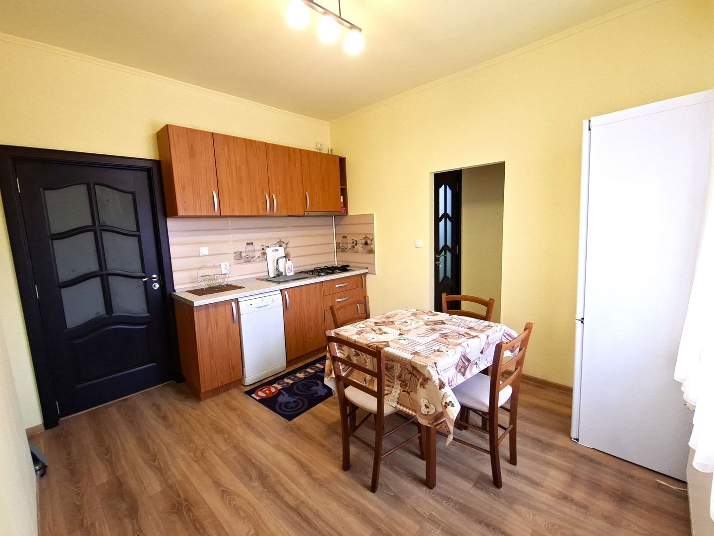 Apartament cu 2 camere, priveliște superbă spre Tâmpa, zonă centrală - Poză 9