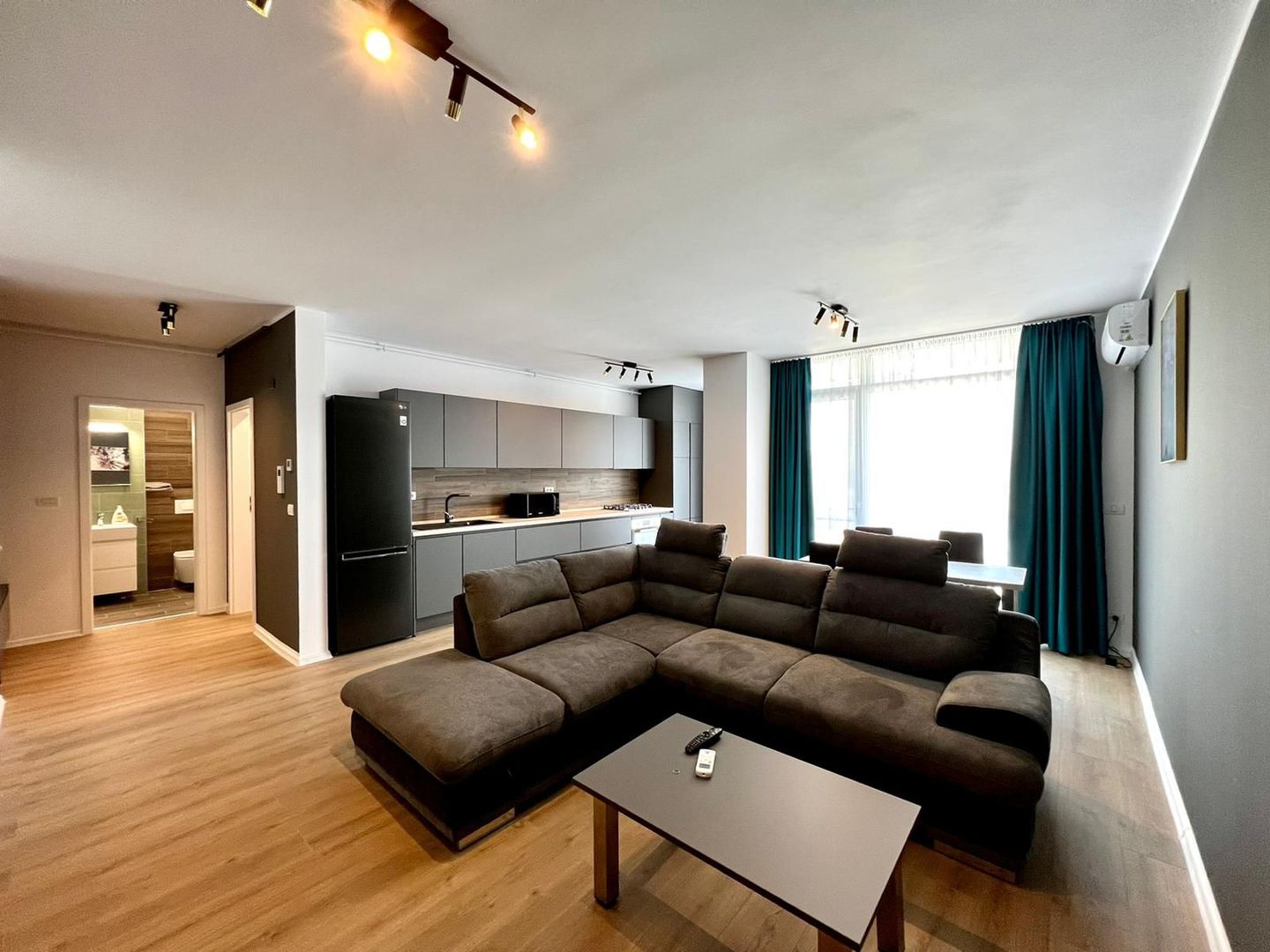 Apartament 60 mp, in ansamblul Nord One Residence. - Poză 1