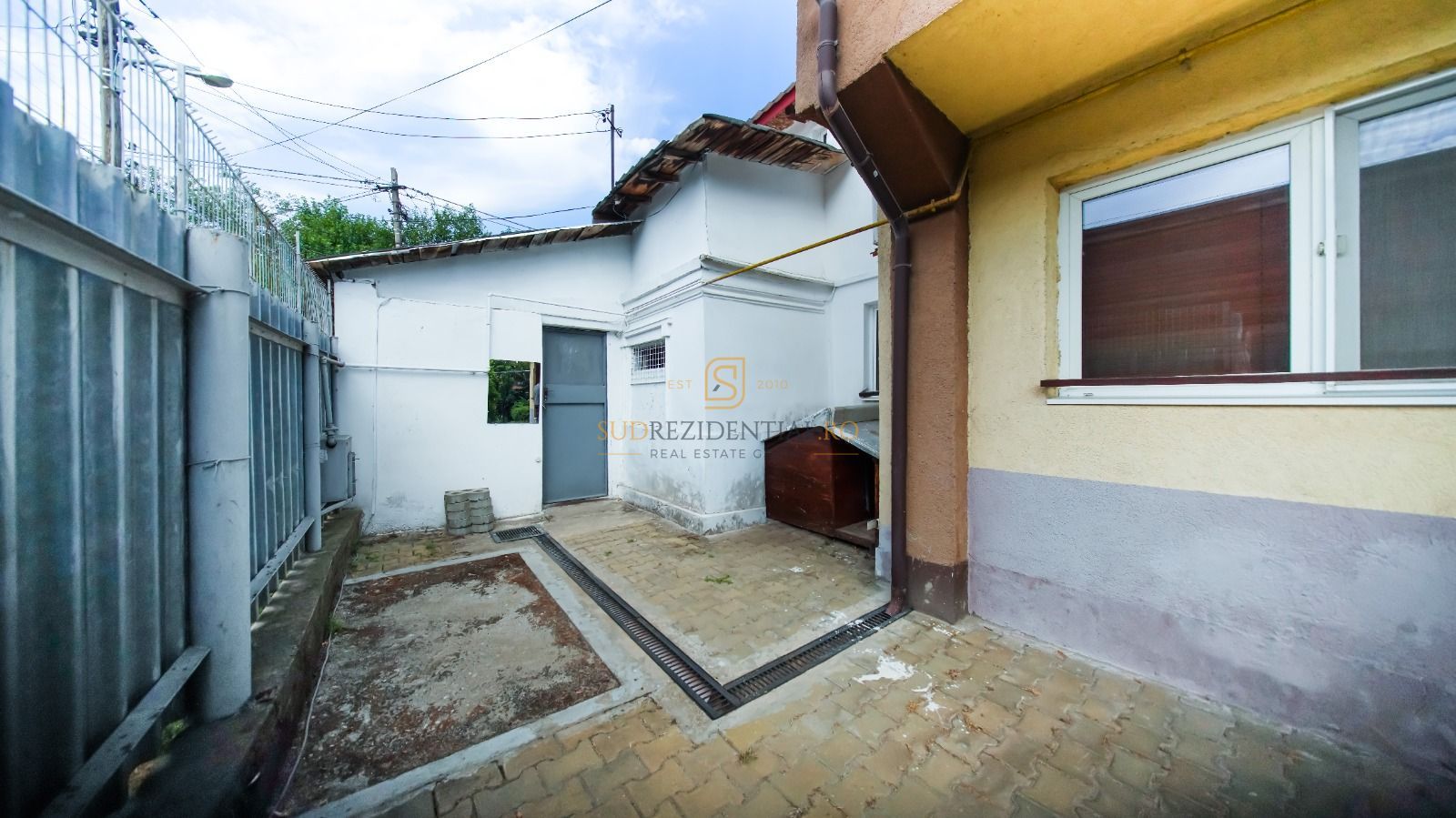 CASĂ CU TEREN 262 MP ȘI SPAȚIU COMERCIAL – SECTOR 4, BUCUREȘTI - Poză 3
