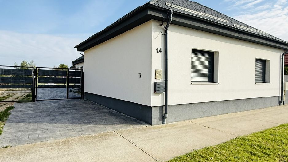 Giroc Central | Casă renovată complet | 4 camere | 2 bai - Poză 7