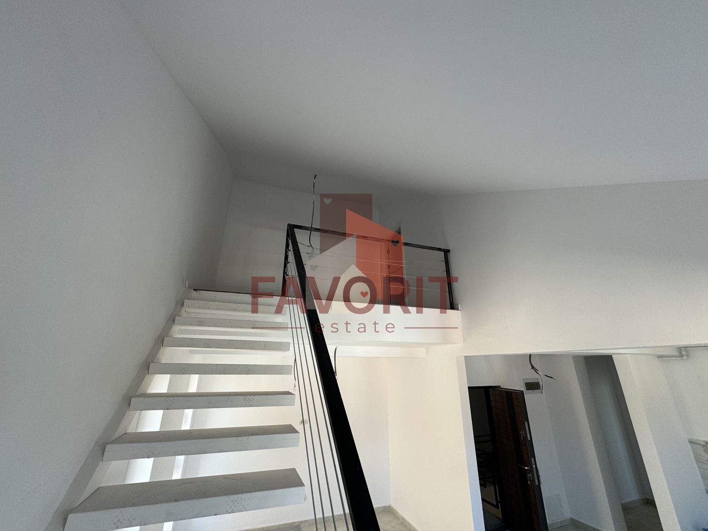 Apartament pe 2 nivele. Aproape de LIDL. Disponibil imediat - Poză 12