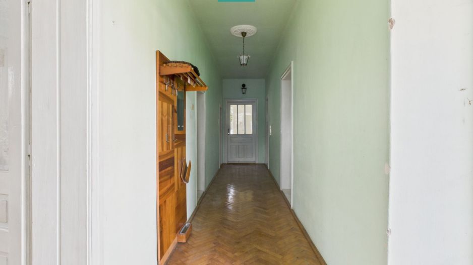 Casă cu teren generos, zonă centrală, Curtici - Poză 6