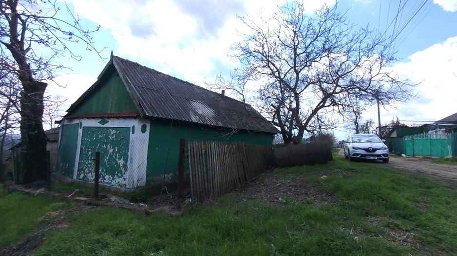 Casă bătrânească cu 3 camere de vânzare în satul Hîrbovăț, r. Anenii Noi - Poză 3