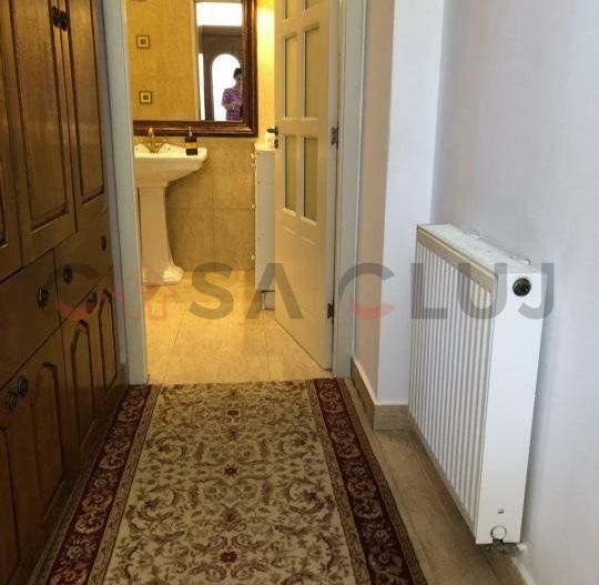 Apartament în vilă, zonă centrală, parcare - Poză 16