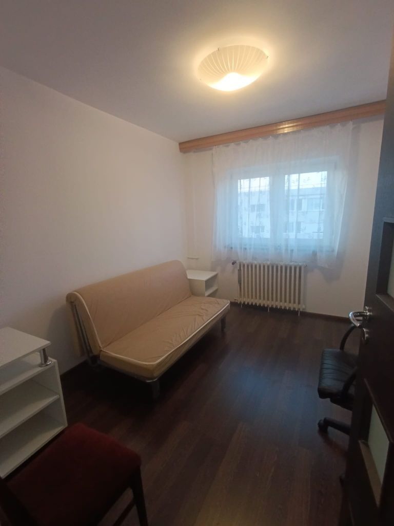 De închiriat 3 camere decomandat, 2 băi, metrou 1 Decembrie - Poză 4