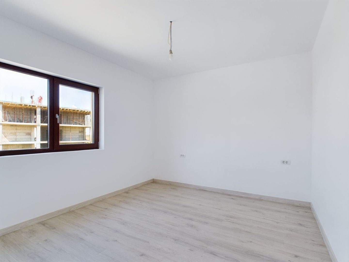 Penthouse două camere zona Ikea- OPORTUNITATE UNICĂ - Poză 3