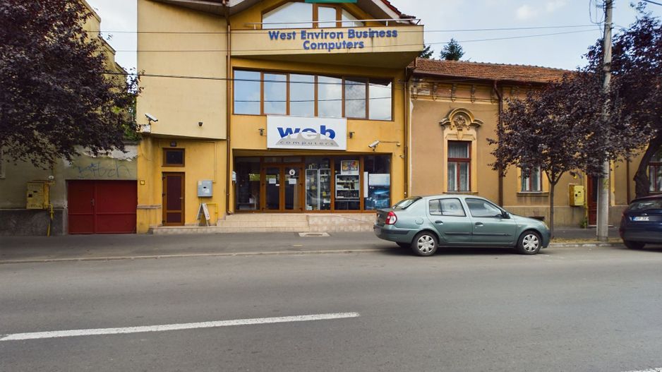 Clădire comercială în zonă centrală - Poză 1