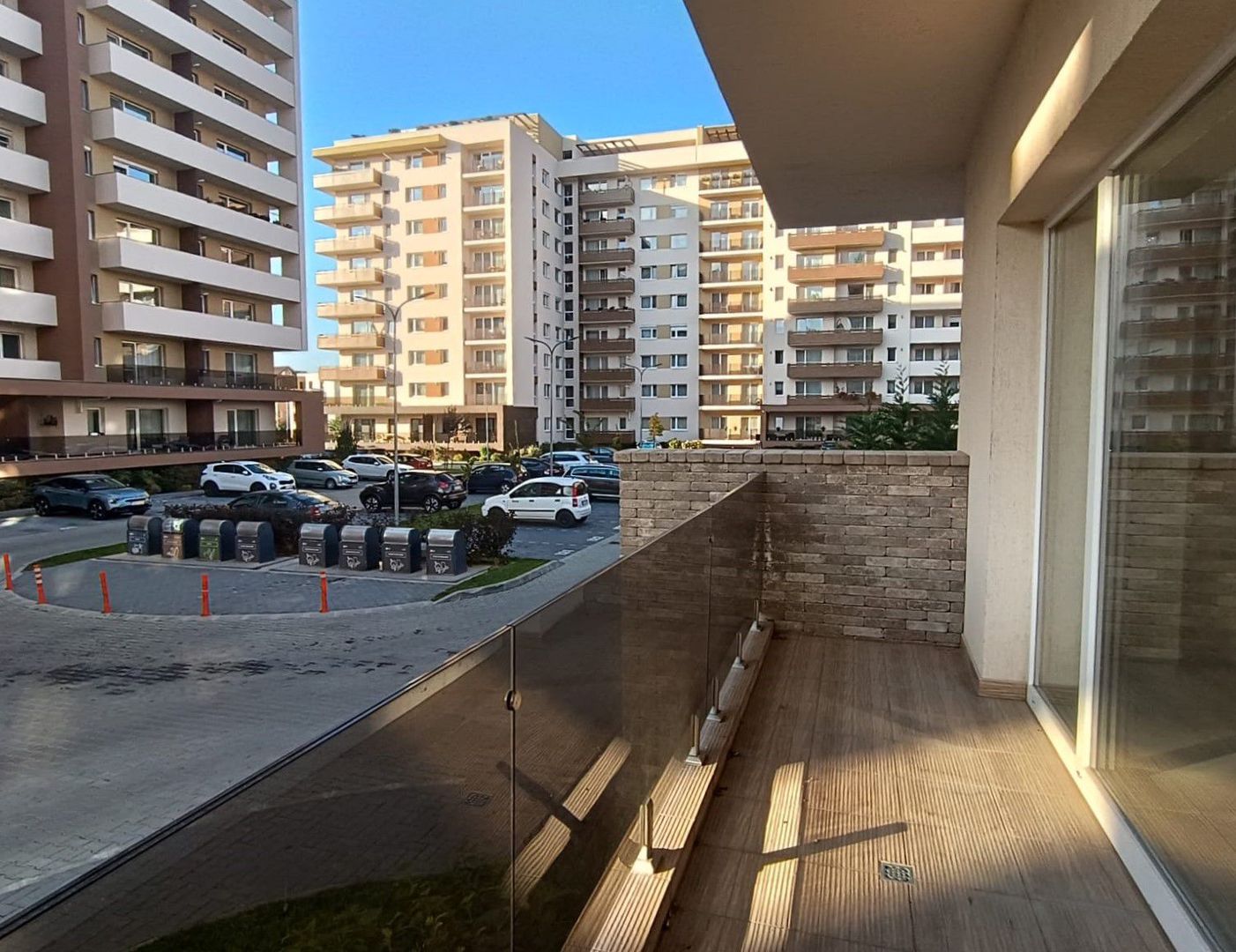 Inchiriem spatiu comercial 202 mp zona Coresi - Poză 8