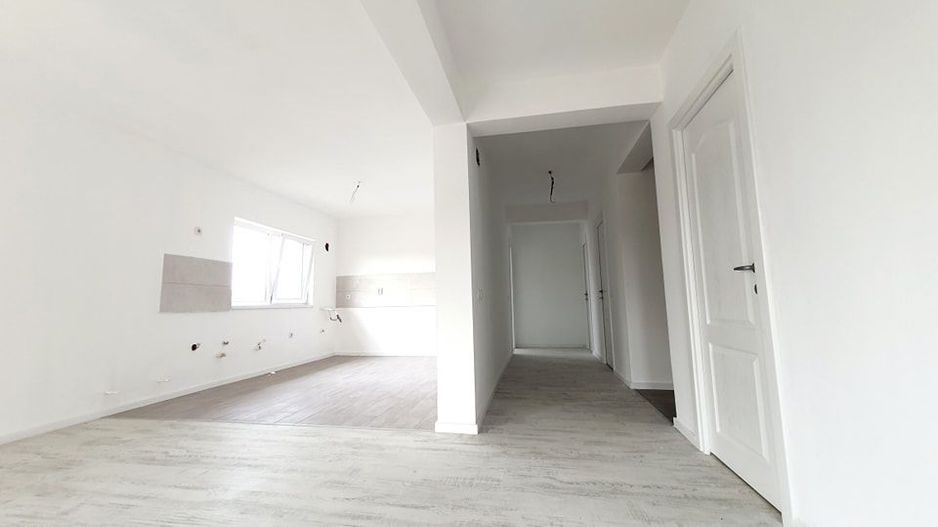 Case noi și ieftine, pe lacul Crevedia. - Poză 4