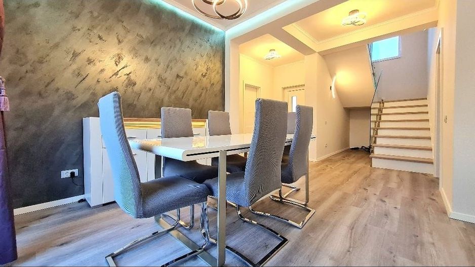 Duplex superb despartit prin garaj - Poză 3