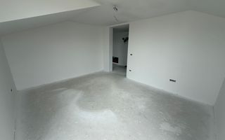 Decomandat. Zona Buziasului. Parcare in curte. - Poză 8