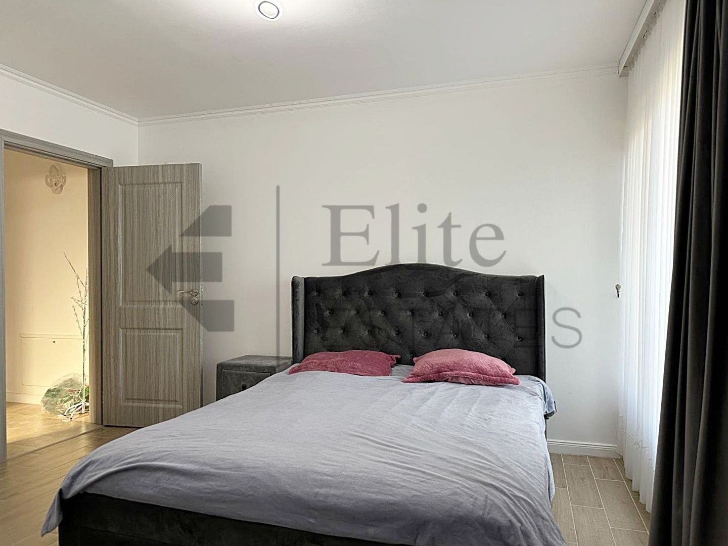 Casa cu 3 camere și teren 560 mp in Cartierul Episcopia din Oradea - Poză 9