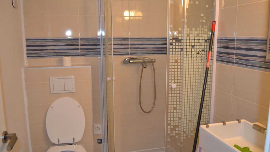 Studiou langa medicina cu scara interioara - Poză 9