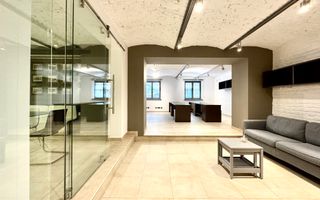 Spațiu de Birouri Elegant în Clădire Istorică Renovată – Piața Unirii, - Poză 3