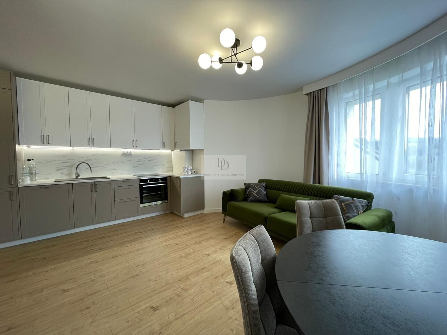 Apartament 3 camere finisaje moderne | Parcare inclusǎ | Zona Europa - Poză 2