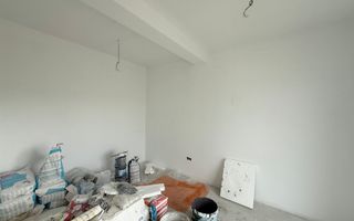 Casă individuală cu 699 teren la preț bun Chinteni - Poză 16