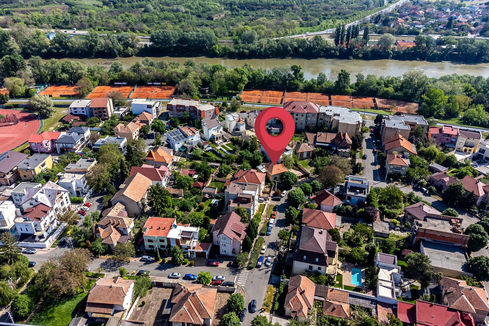 REPOZITIONARE PRET!!! Proprietate rară în zona de lux a Aradului - Poză 7