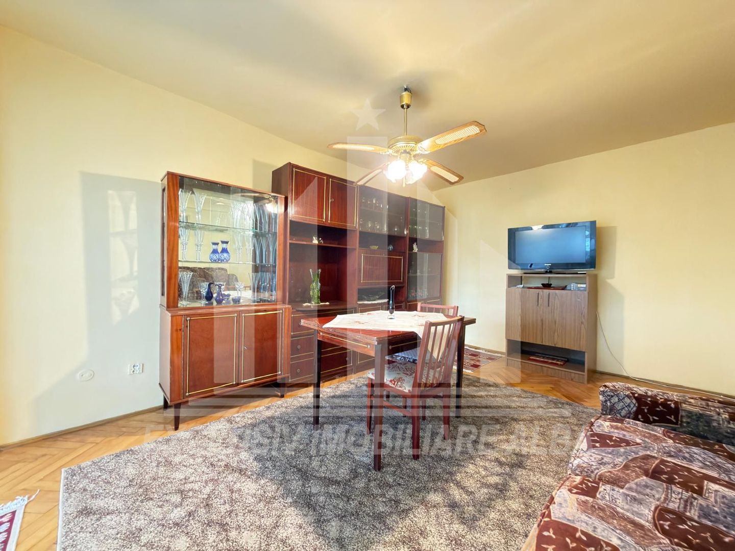 Apartament cu 3 camere | 2 bai | 64 mp | Cetate - Mercur - Poză 2