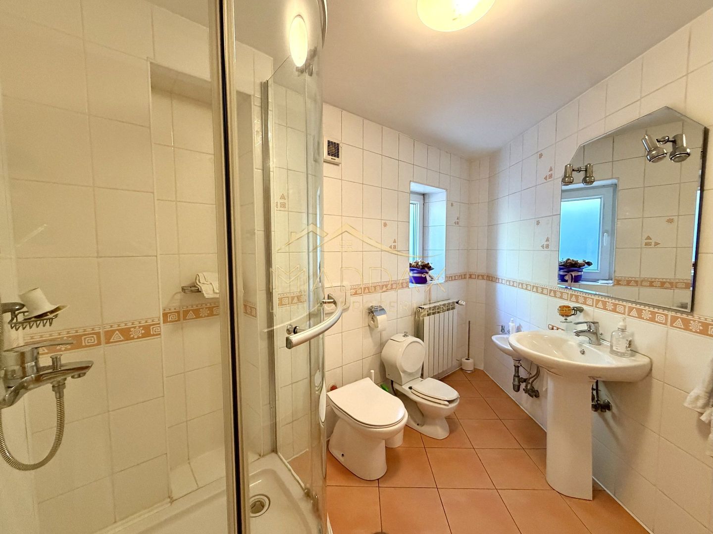 Vila cu 6 camere *485 mpc // *1.670mp teren* // 8 locuri parcare // Sisești - Poză 46