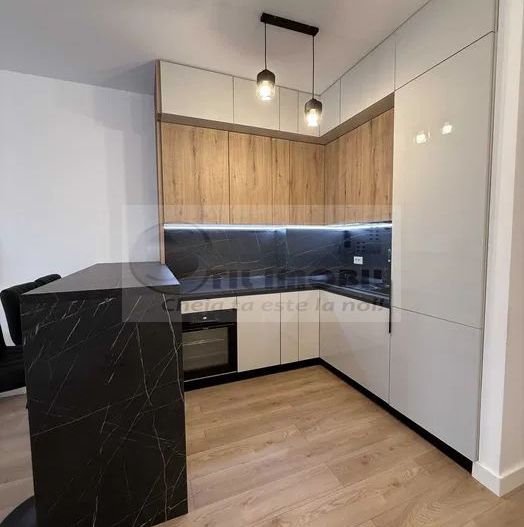 Apartament 3 camere Silk District - 699 euro - Poză 2