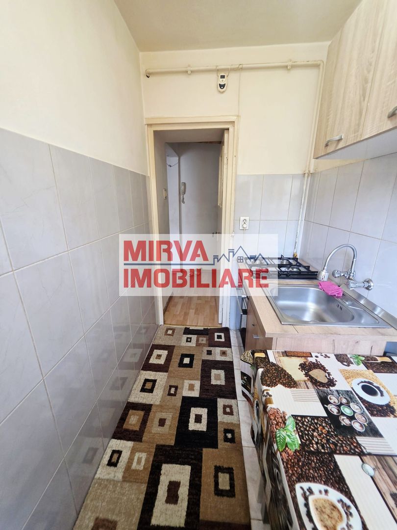 Apartament 3 camere, etaj 3, Malu Roșu – Str. Rîșnovenilor - Poză 14