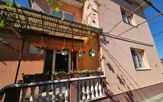 Casă tip duplex de vânzare – 217 mp, teren 897 mp, zona centrală Luduș - Poză 2