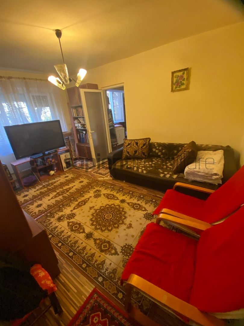 Apartament tip X - 3 camere,cartier Nufarul - Poză 1