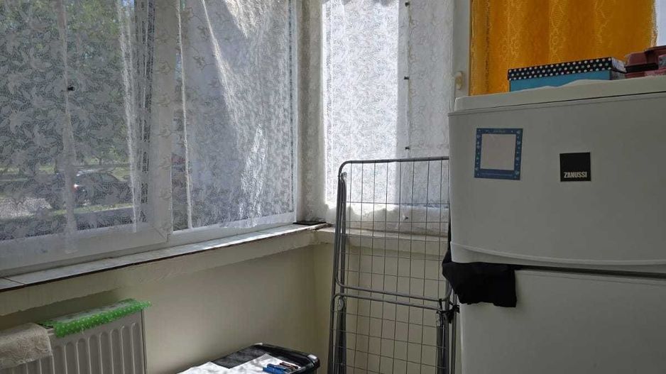 BRASADAS vinde garsoniera pe Ostrovului la PARTER. - Poză 1