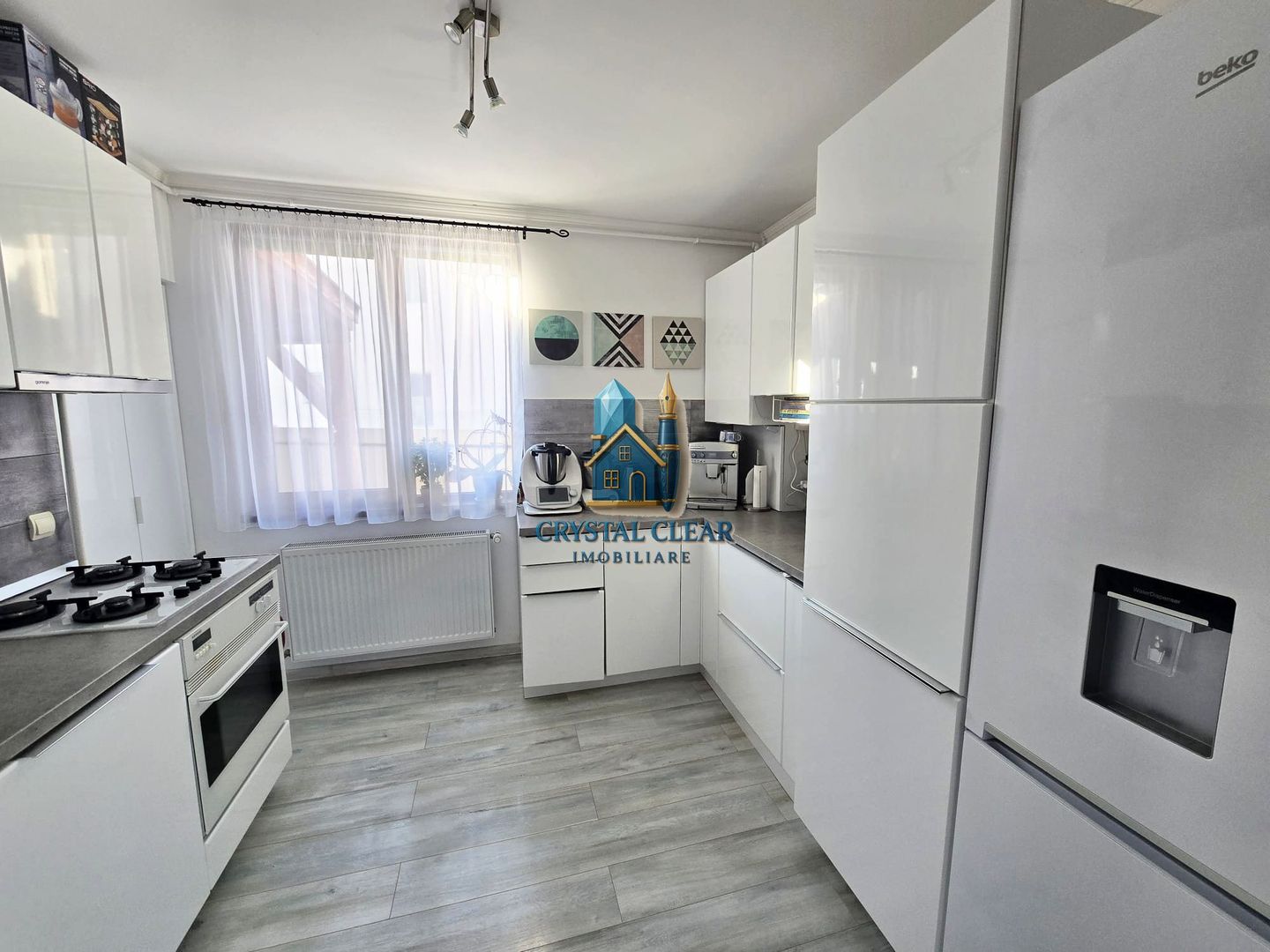 Casă 4 camere + teren de 308 mp - zona Sângeorgiu de Mureș - Poză 6