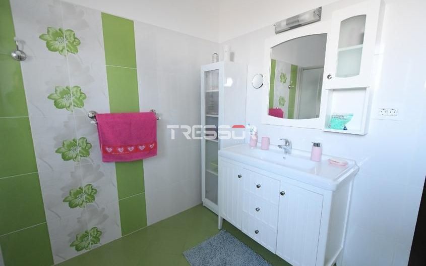 Proprietate premium cu teren de 2.000 mp | Casă 412 mp utili - Poză 5