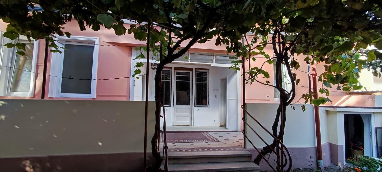 Casa zona centrala - Poză 1