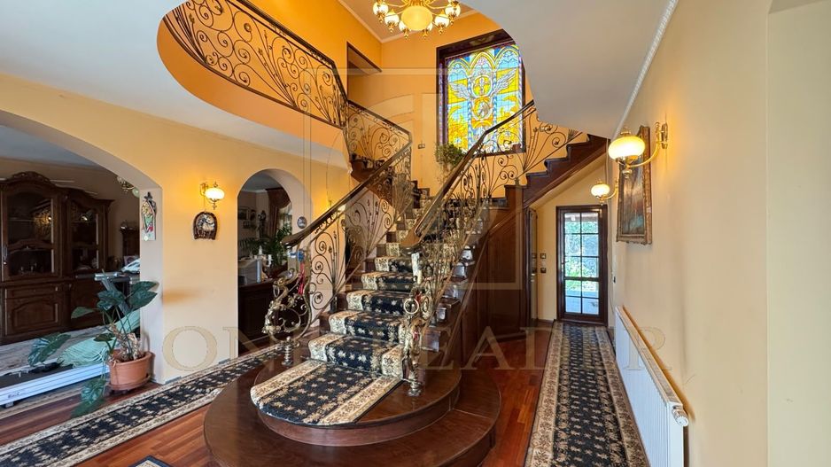 Casă Exclusivistă în Stil Baroc | 330 mp | Teren 1.200 mp - Poză 4