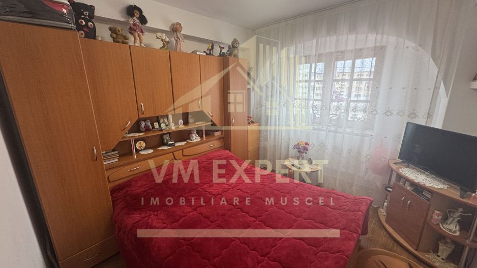 APARTAMENT 2 CAMERE ETAJ 4 VISOI CAMPULUNG - Poză 2