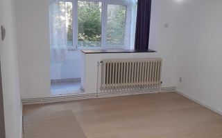 Apartament 2 camere semidecomandat în Tătărași, etaj 1, două balcoane, lângă parcul mare - Poză 1