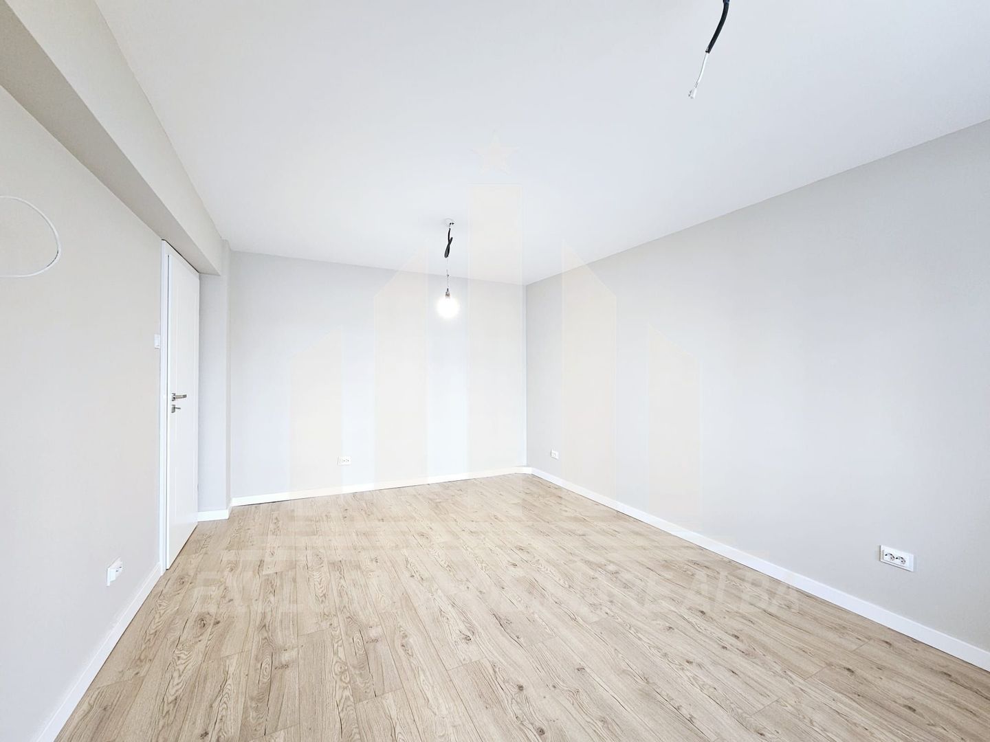 Apartament 4 camere decomandate | 85 mp | Etaj 1 | Cetate - Poză 3