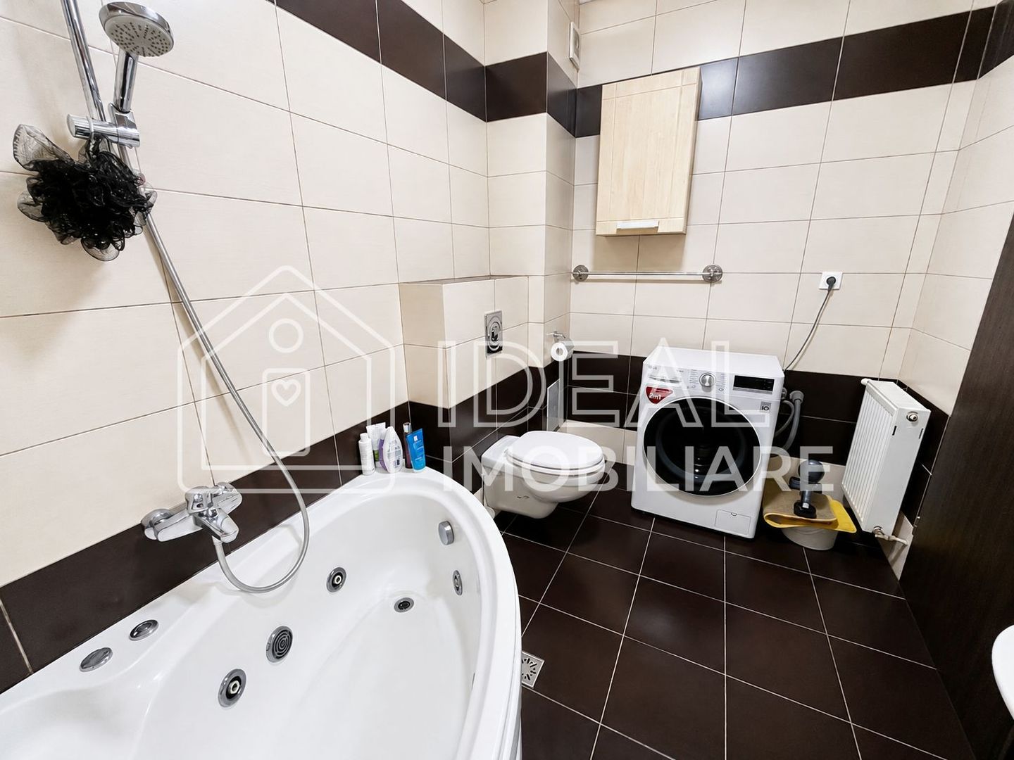 Apartament 3 camere cu balcon generos, parcare și pivniță – Turnișor - Poză 11