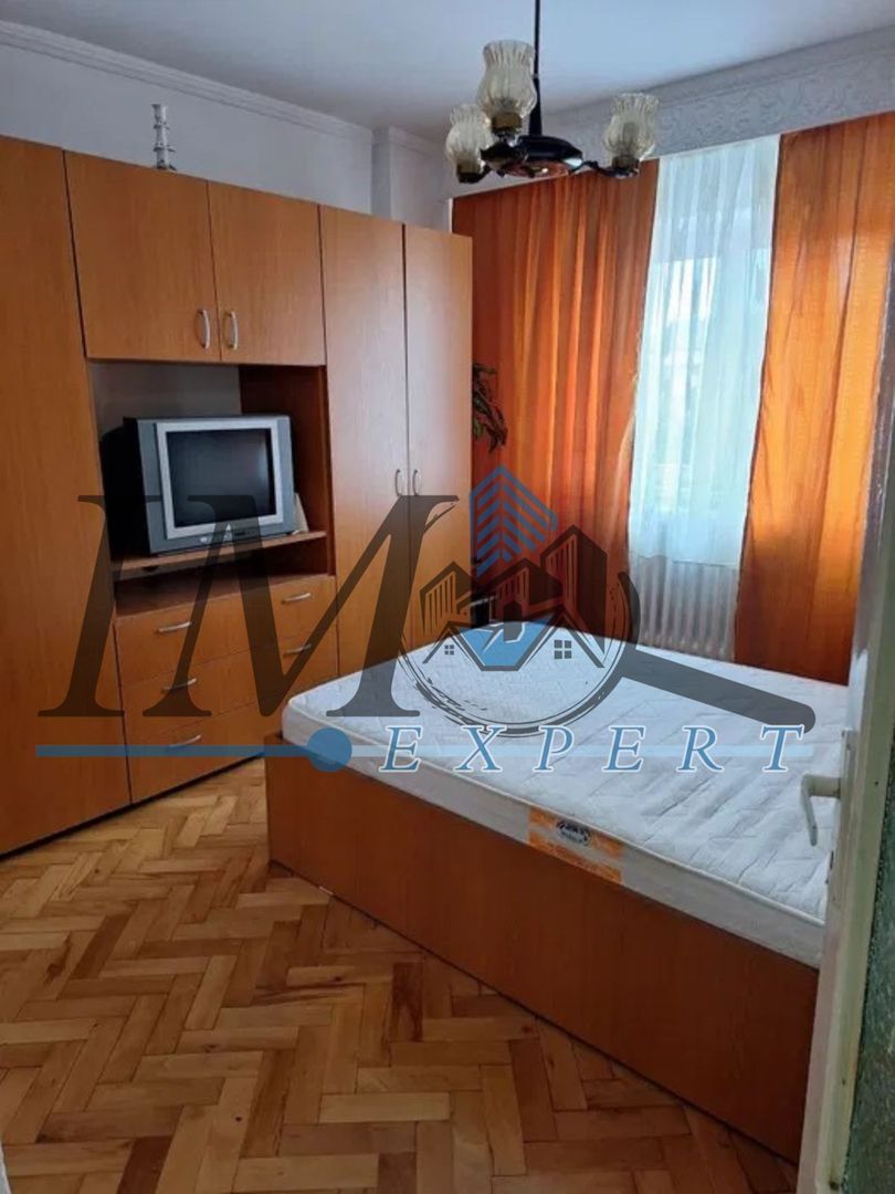 Apartament 3 camere suprafata 75 mp zona Cetate Piata et. 3 - Poză 3
