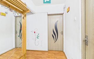 Apartament spațios cu 3 camere, decomandat - Poză 1