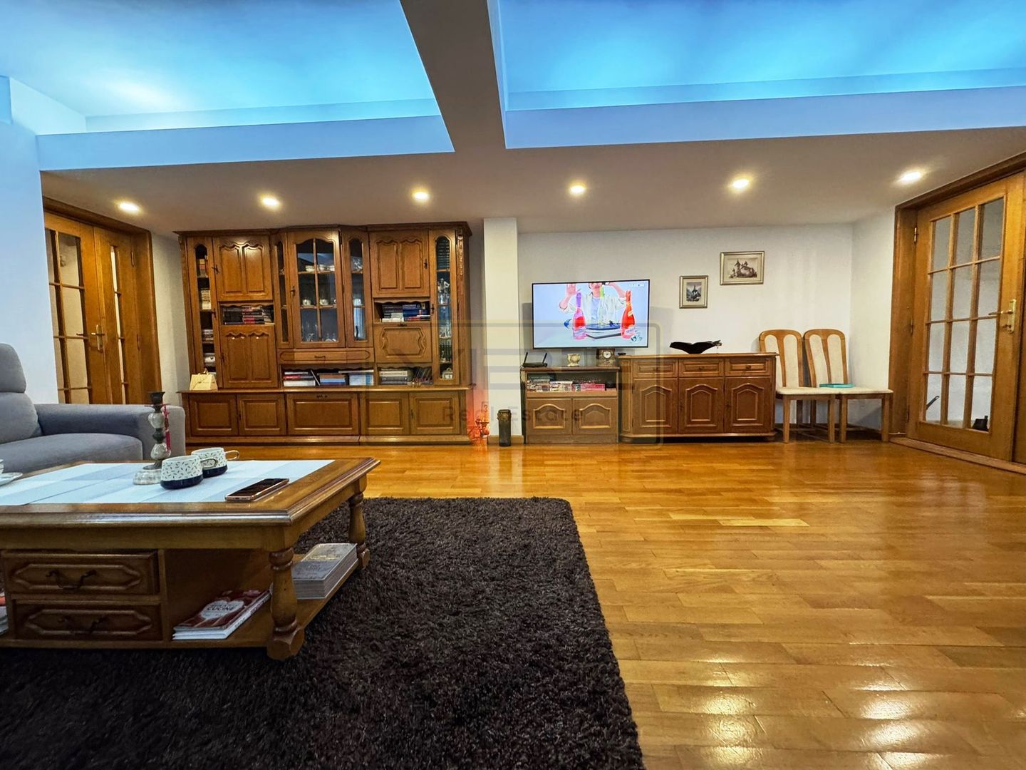 Apartament 3 camere 2 bai central Rond Podu Ros - Poză 3