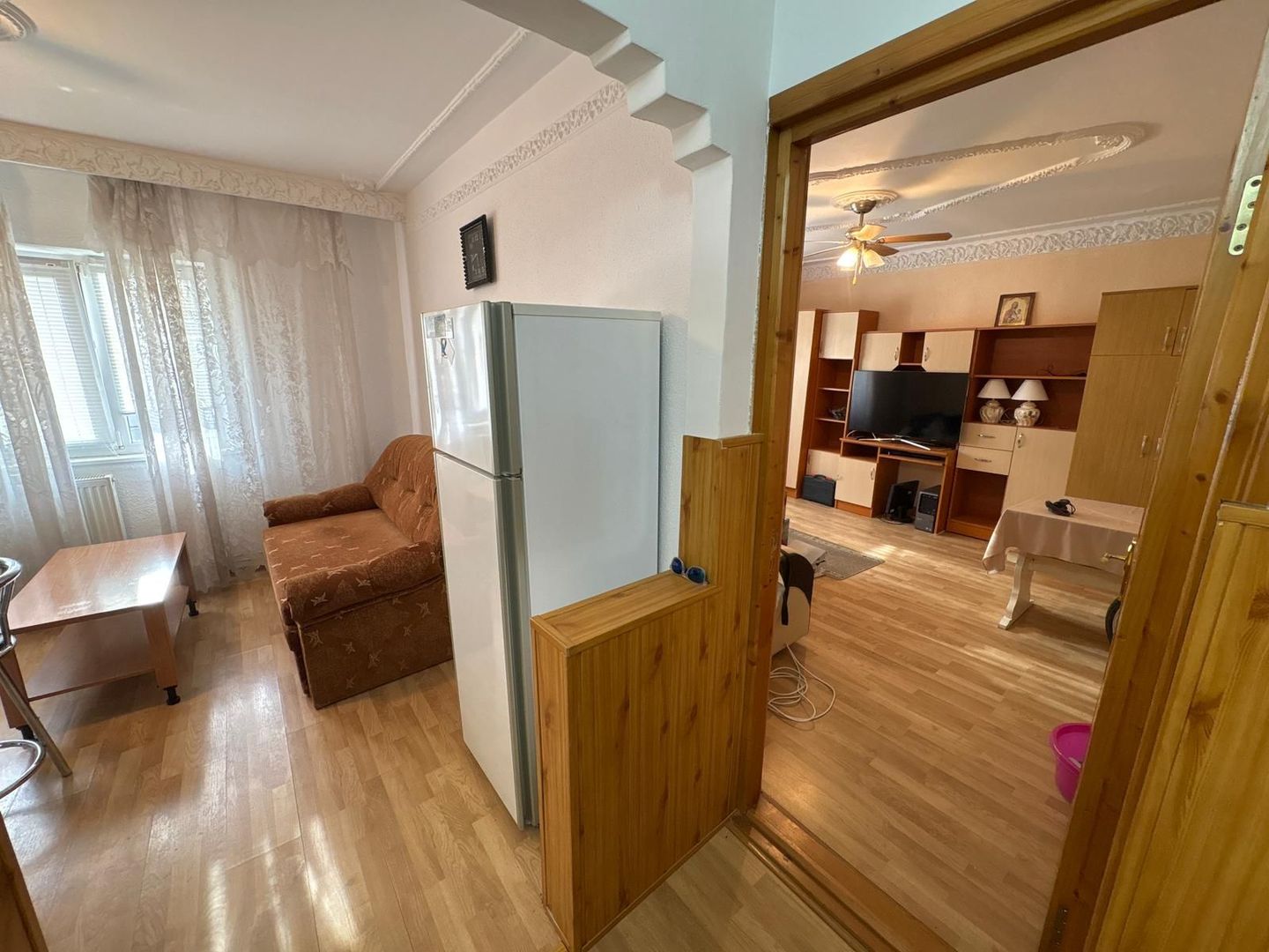 Garsonieră decomandată  37 M² etaj 2 Pescarilor mobilată+utilată - Poză 2