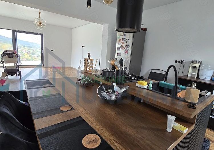 Casă de vânzare în Bucium, Iași - 3 camere, living, 2 băi, dressing, teren 548 mp - Poză 3